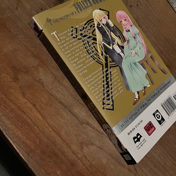 The Record of a Fallen Vampire Manga - Volume 7 by Kyo Shirodaira - Picture 2 of 12